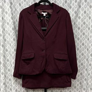 New York and Company suit size Large SUPER COMFY